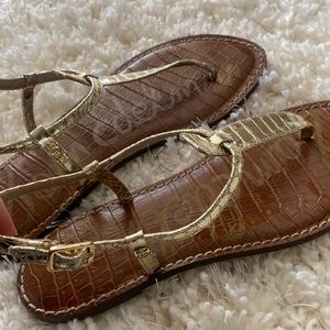Women’s Gold thong sandals . Wrap around ankle